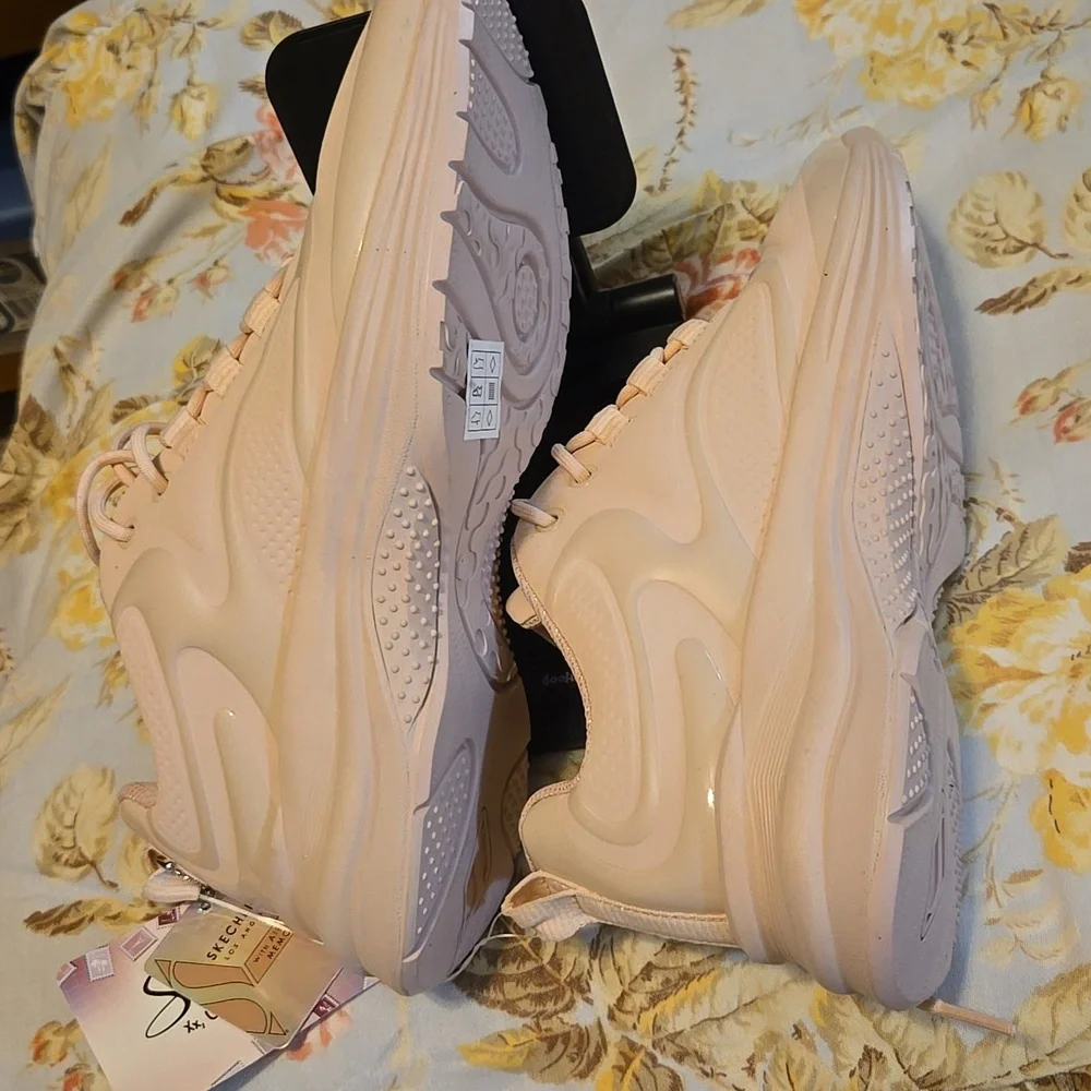 Skechers Women's Sneakers - Picture 6 of 6